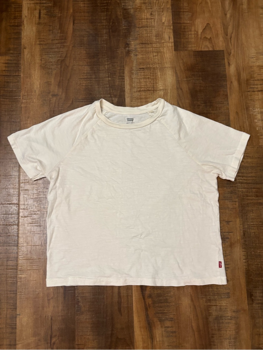Levi's Women's Short Sleeve Game Day T-Shirt Egret Tan M Cotton Knit crewneck
